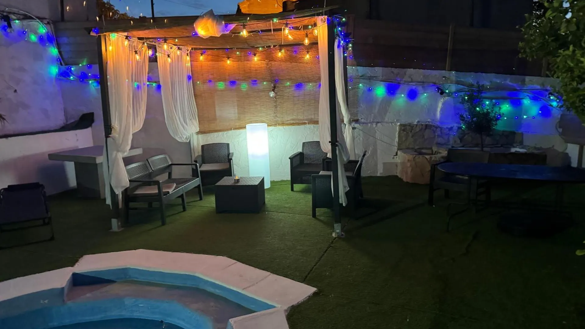 Superbe Villa Piscine Privee En Pleine Nature Calme Absolu contacts